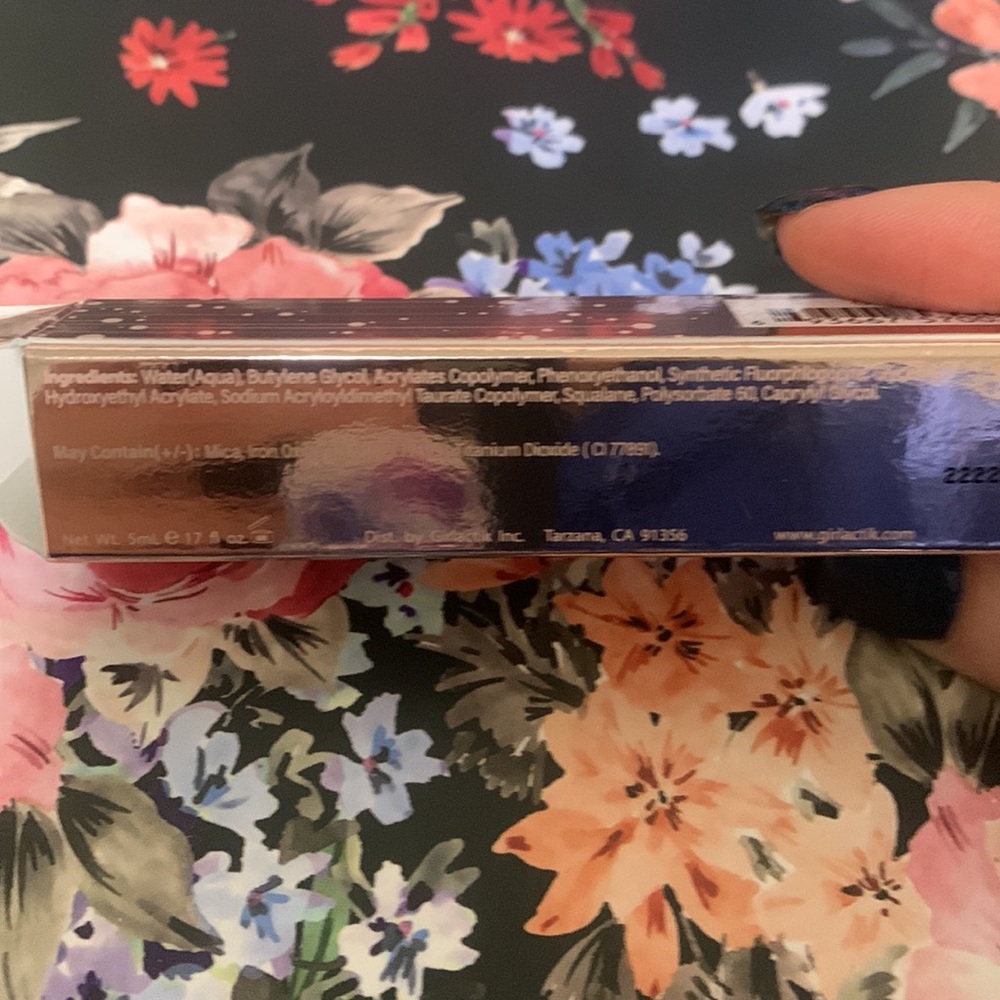 BRAND NEW, NEVER OPENED. Liquid eyeshadow - Picture 5 of 5